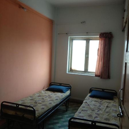 Bharuch Savanika Guest House מראה חיצוני תמונה